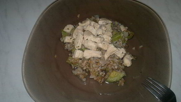 Рецепт Гречки с кабачком, луком и грудкой индейки