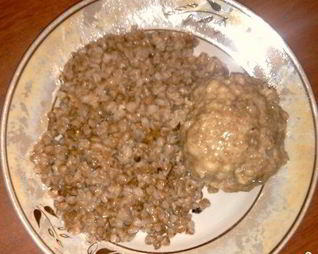 Гречка с котлетами в мультиварке