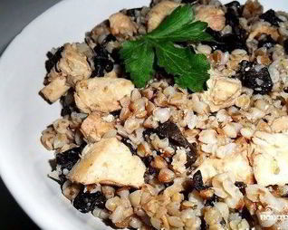 Гречка с курицей и грибами