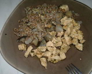 Гречка с овощами и индейкой