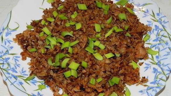 Рецепт Гречки с тушенкой, морковью и луком