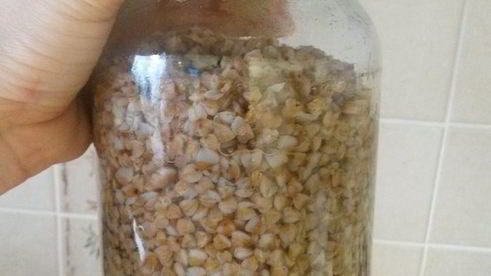 гречневая каша без варки с ягодным соусом