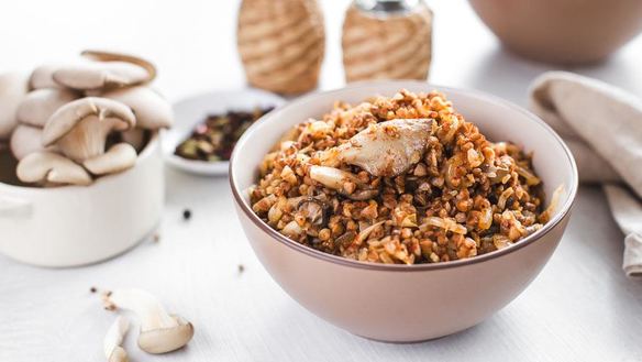 Рецепт Гречневой каши с грибами и жареным чесноком