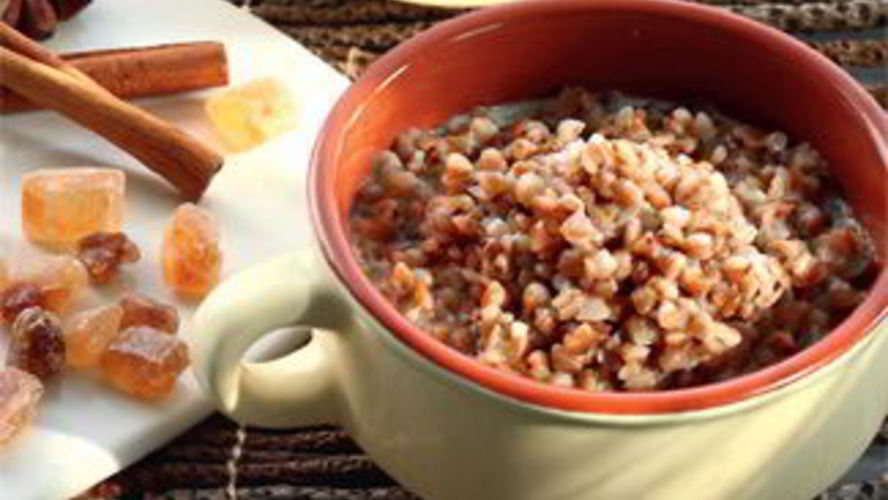 Рецепт гречневой каши с пряным молоком