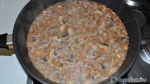 каша гречневая с тушенкой и грибами вкусняшка