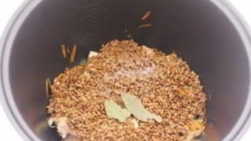 каша гречневая со свининой