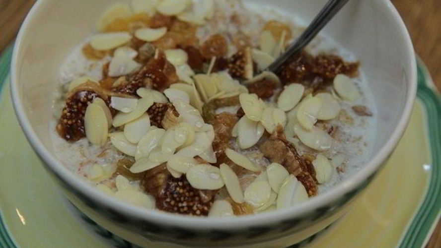 Рецепт каши с отрубями, миндалем и сухофруктами