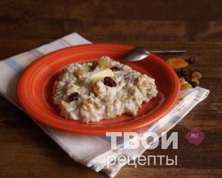 Овсяная каша с сухофруктами
