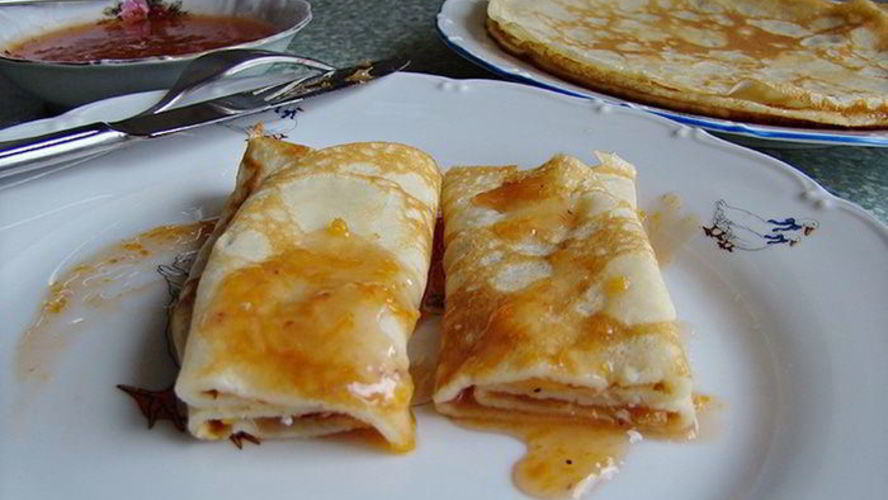 Рецепт блинчиков с клубнично-апельсиновым сиропом