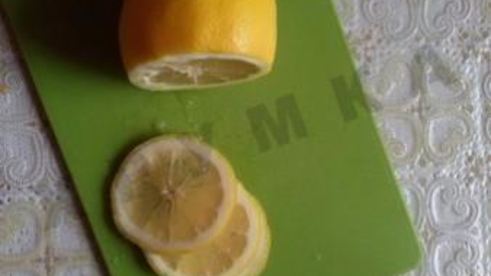 чай с имбирем, лимоном и яблоками