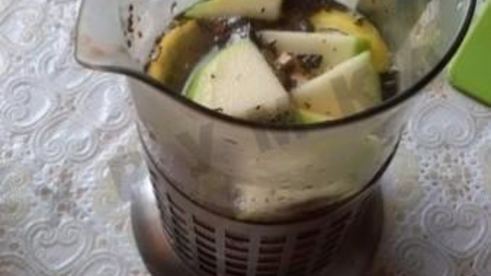 чай с имбирем, лимоном и яблоками