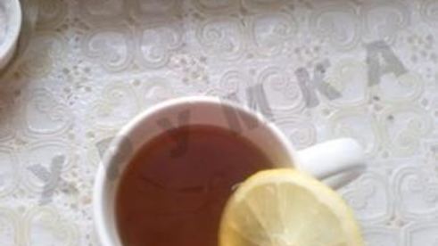 чай с имбирем, лимоном и яблоками