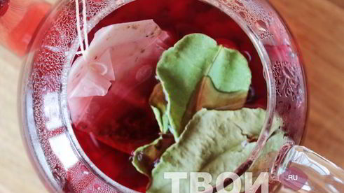 чай с ягодами