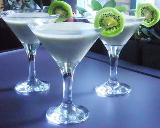 Диетический коктейль из киви и банана