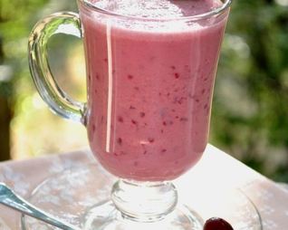 Йогуртовый вишневый коктейль