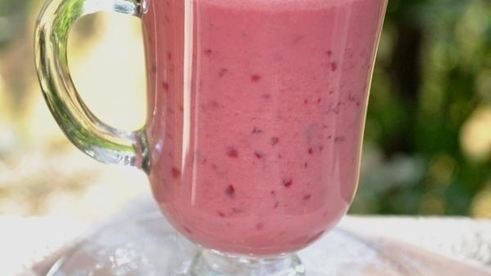 йогуртовый вишневый коктейль