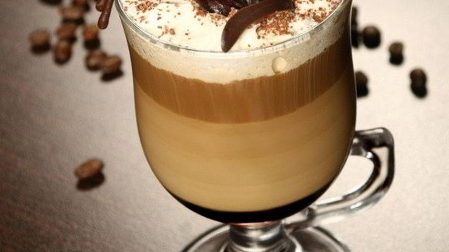 Рецепт ирландского кофе с шоколадом двух видов