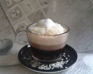 Малиновый кофе с кокосовой стружкой