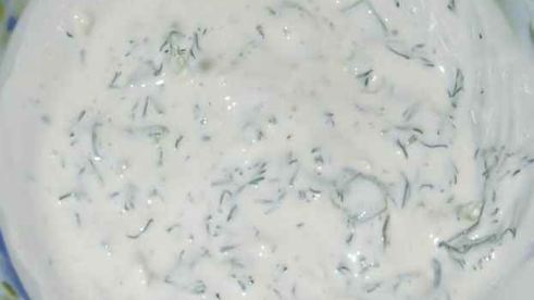 коктейль морской в сметане с зеленью