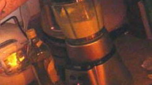 напиток для взрослых с медовой дыней и огурцом