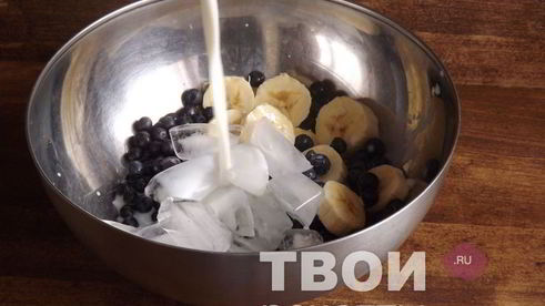 чернично-банановый смузи