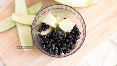 смузи из дыни с черникой