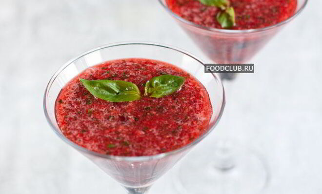 Смузи из клубники с базиликом