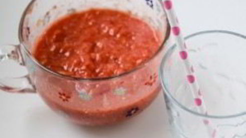 смузи из манго и ягод