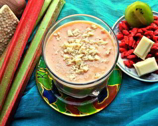 Смузи из ревеня, киви и банана