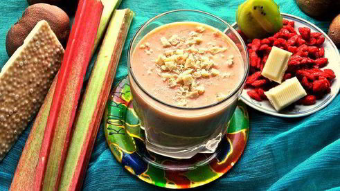 смузи из ревеня, киви и банана