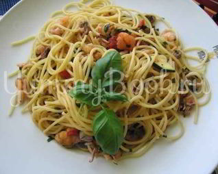 Спагетти с морским коктейлем