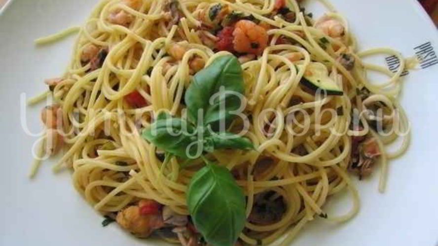 Рецепт спагетти с морским коктейлем