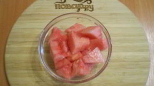 зеленый коктейль с арбузом