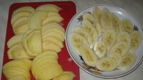 зеленый коктейль с черносливом