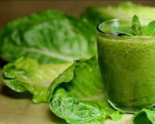 Зеленый коктейль с манго