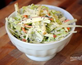 Капустный салат с яблоком