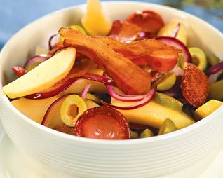 Картофельный салат с копченостями