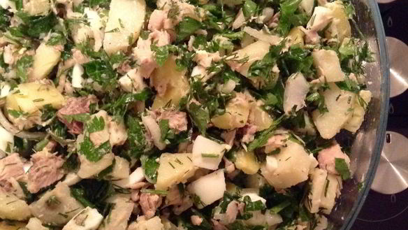 Рецепт Картофельного салата с яйцами и тунцом