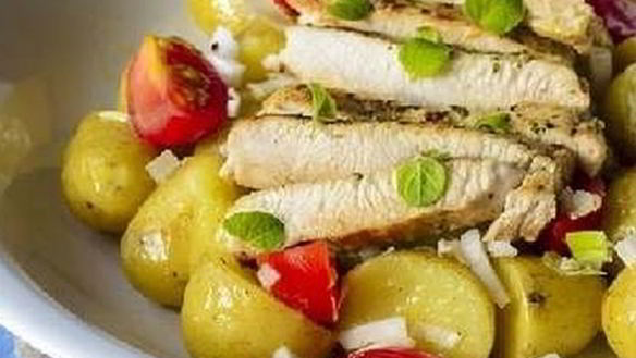 Рецепт Салата с молодым картофелем и индейкой