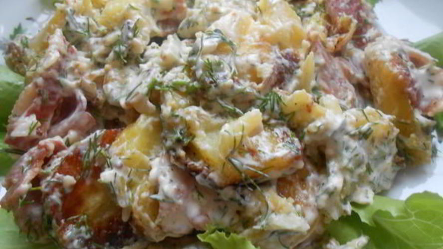 Рецепт теплого салата с запеченным картофелем