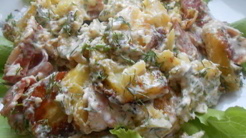 теплый салат с запеченным картофелем