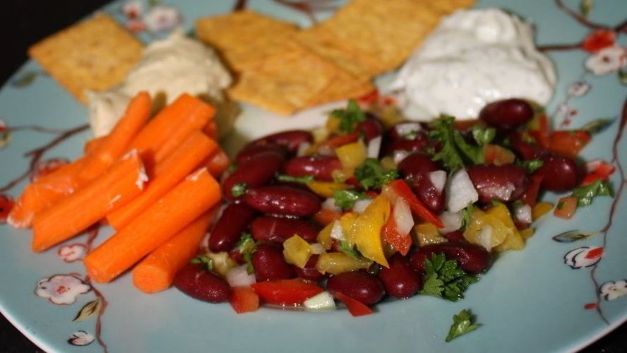 Рецепт легкого салата с фасолью