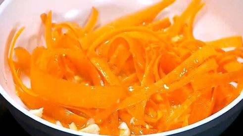 марокканский салат из кускуса, апельсина и моркови