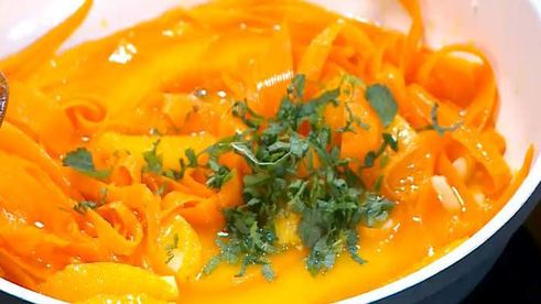 марокканский салат из кускуса, апельсина и моркови