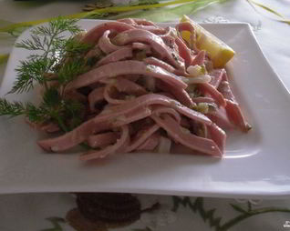Немецкий колбасный салат