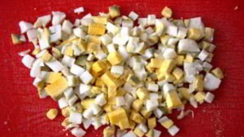 салат оливье с колбасой