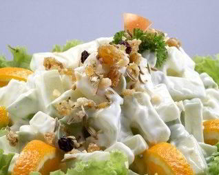 Салат оливье с ветчиной и ананасом