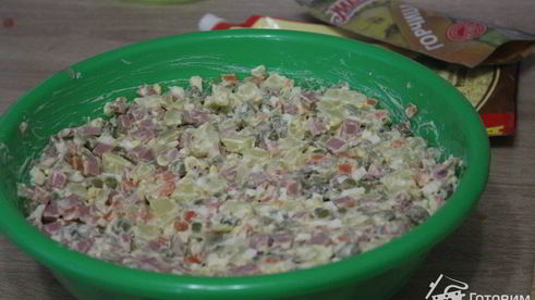 салат оливье с ветчиной