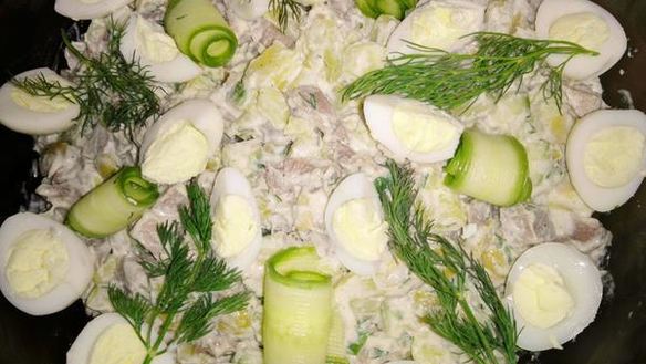 Рецепт Салата Оливье с языком и свежим огурцом