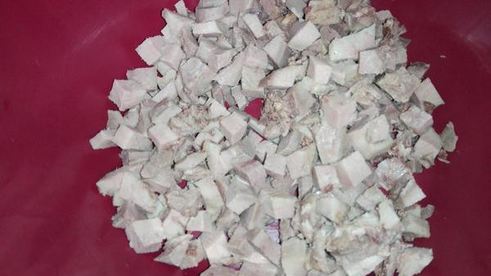 салат оливье с языком и свежим огурцом